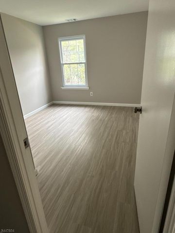 1406 Pebble Pl, Sayreville Boro, NJ 08859
