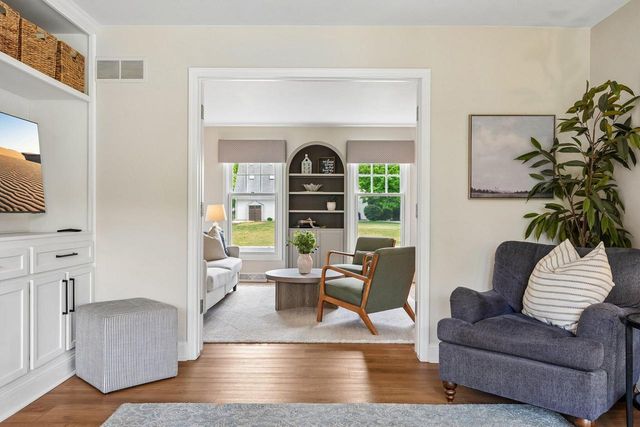 W138N6513 Manor Hills BOULEVARD, Menomonee Falls, WI 53051