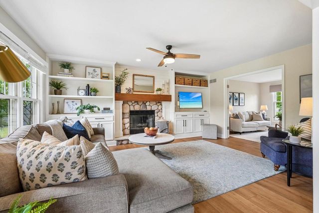 W138N6513 Manor Hills BOULEVARD, Menomonee Falls, WI 53051