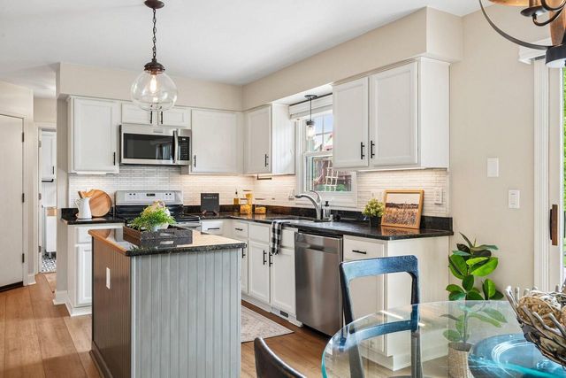 W138N6513 Manor Hills BOULEVARD, Menomonee Falls, WI 53051