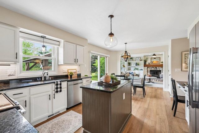 W138N6513 Manor Hills BOULEVARD, Menomonee Falls, WI 53051