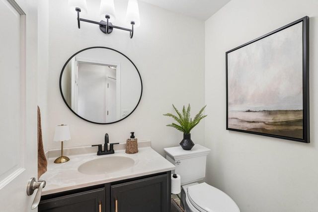 W138N6513 Manor Hills BOULEVARD, Menomonee Falls, WI 53051