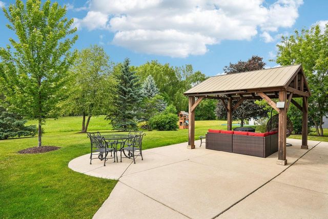 W138N6513 Manor Hills BOULEVARD, Menomonee Falls, WI 53051