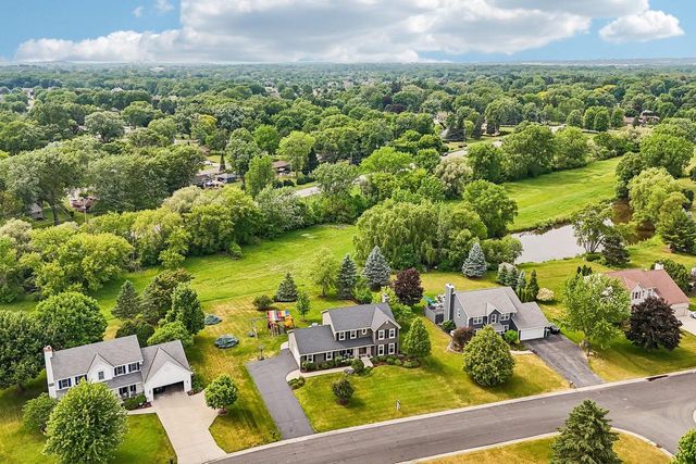 W138N6513 Manor Hills BOULEVARD, Menomonee Falls, WI 53051