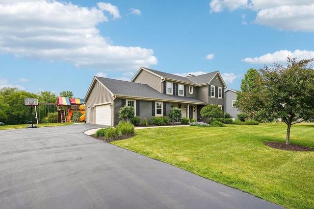 W138N6513 Manor Hills BOULEVARD, Menomonee Falls, WI 53051