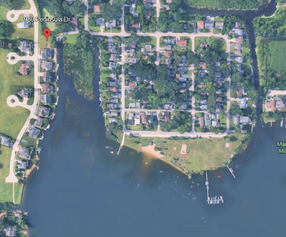 980 Peninsula Drive, Wauconda, IL 60084