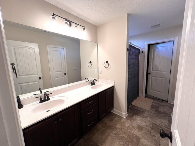 2939 Ronstadt Dr, Christiana, TN 37037