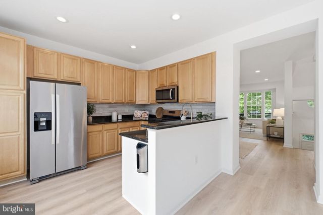 4067 FOUNTAINSIDE LN, Fairfax, VA 22030