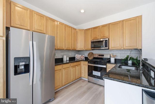 4067 FOUNTAINSIDE LN, Fairfax, VA 22030