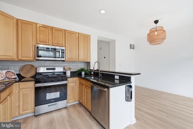 4067 FOUNTAINSIDE LN, Fairfax, VA 22030