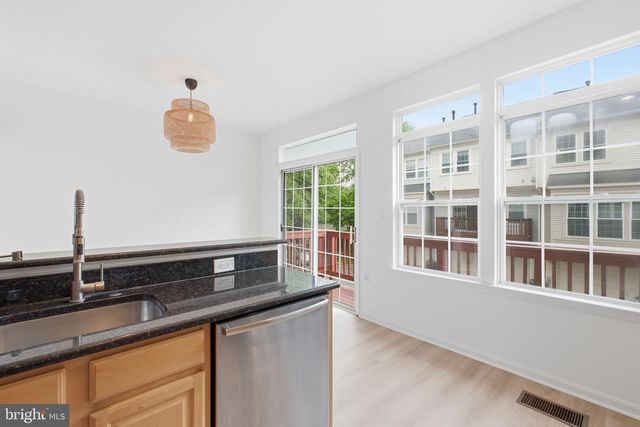4067 FOUNTAINSIDE LN, Fairfax, VA 22030