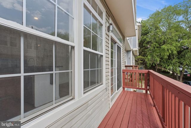 4067 FOUNTAINSIDE LN, Fairfax, VA 22030