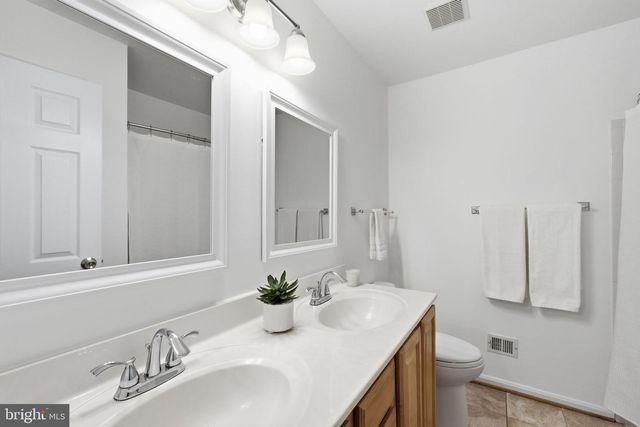 4067 FOUNTAINSIDE LN, Fairfax, VA 22030