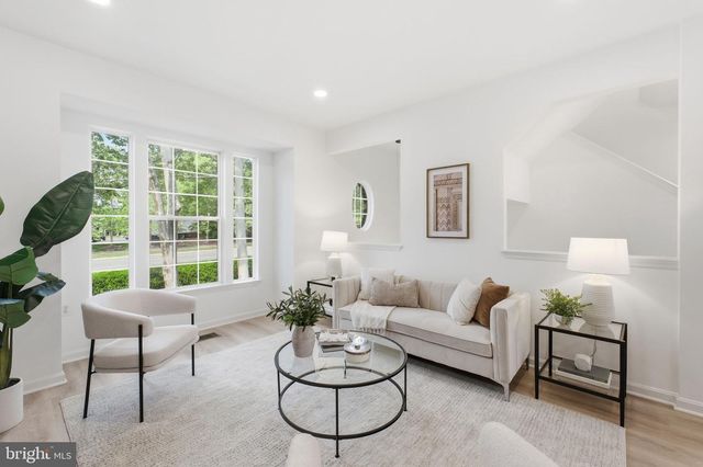 4067 FOUNTAINSIDE LN, Fairfax, VA 22030