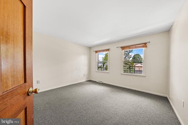 40 CLAIRMONT AVE, Easton, PA 18045