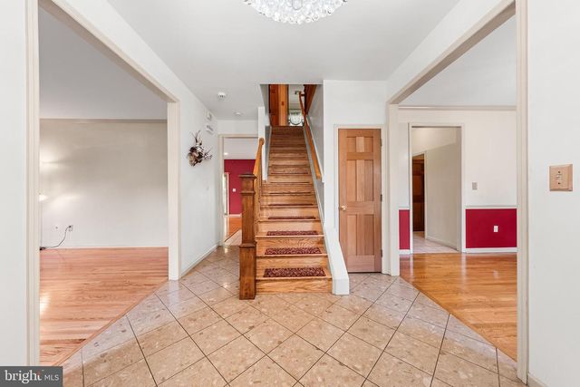 40 CLAIRMONT AVE, Easton, PA 18045