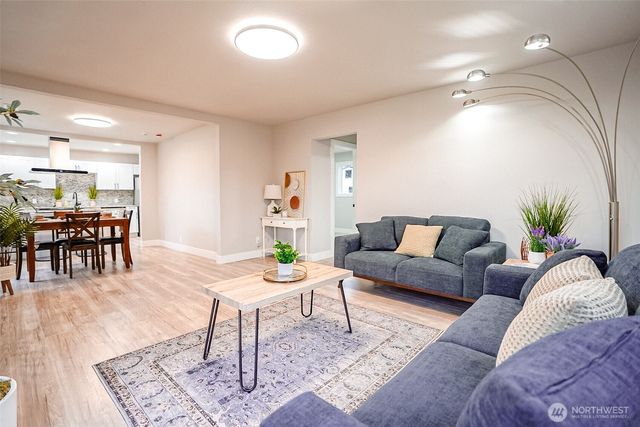 320 E Orange, Burlington, WA 98233