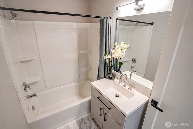 320 E Orange, Burlington, WA 98233