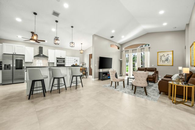 9989 Torino Drive, Lake Worth, FL 33467