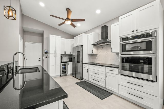 9989 Torino Drive, Lake Worth, FL 33467