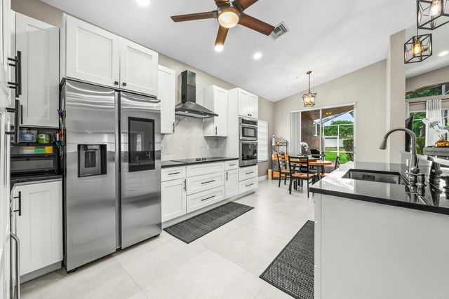 9989 Torino Drive, Lake Worth, FL 33467