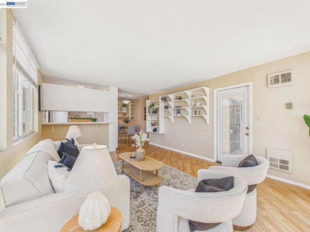 2201 Virginia St 2, Berkeley, CA 94709
