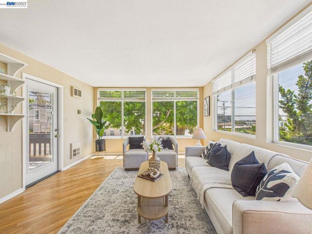 2201 Virginia St 2, Berkeley, CA 94709