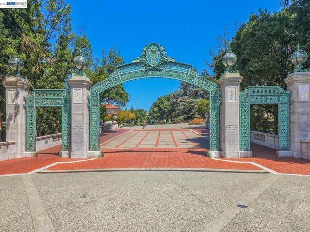 2201 Virginia St 2, Berkeley, CA 94709