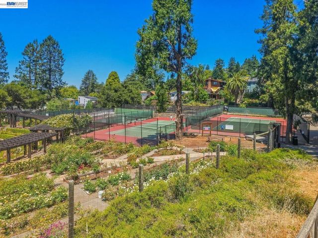 2201 Virginia St 2, Berkeley, CA 94709