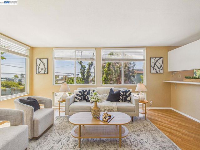 2201 Virginia St 2, Berkeley, CA 94709