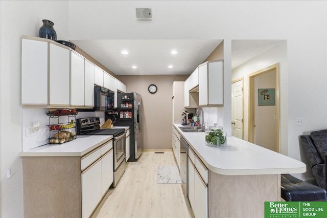 15522 Burdette Street, Omaha, NE 68116