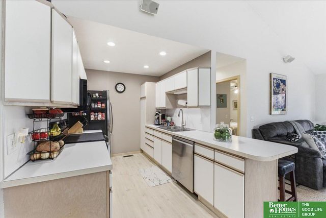 15522 Burdette Street, Omaha, NE 68116