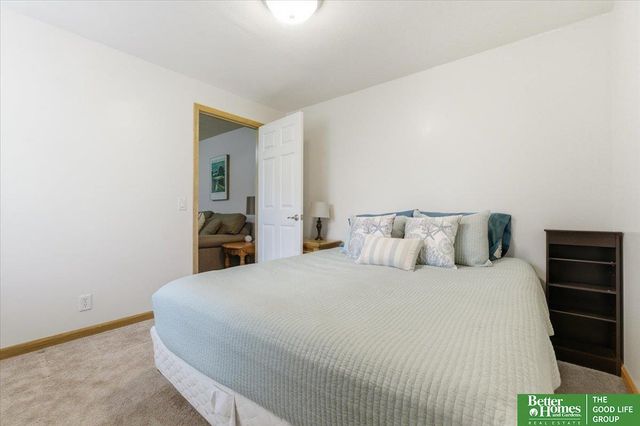 15522 Burdette Street, Omaha, NE 68116