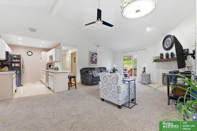 15522 Burdette Street, Omaha, NE 68116