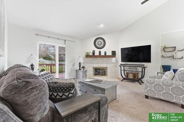 15522 Burdette Street, Omaha, NE 68116