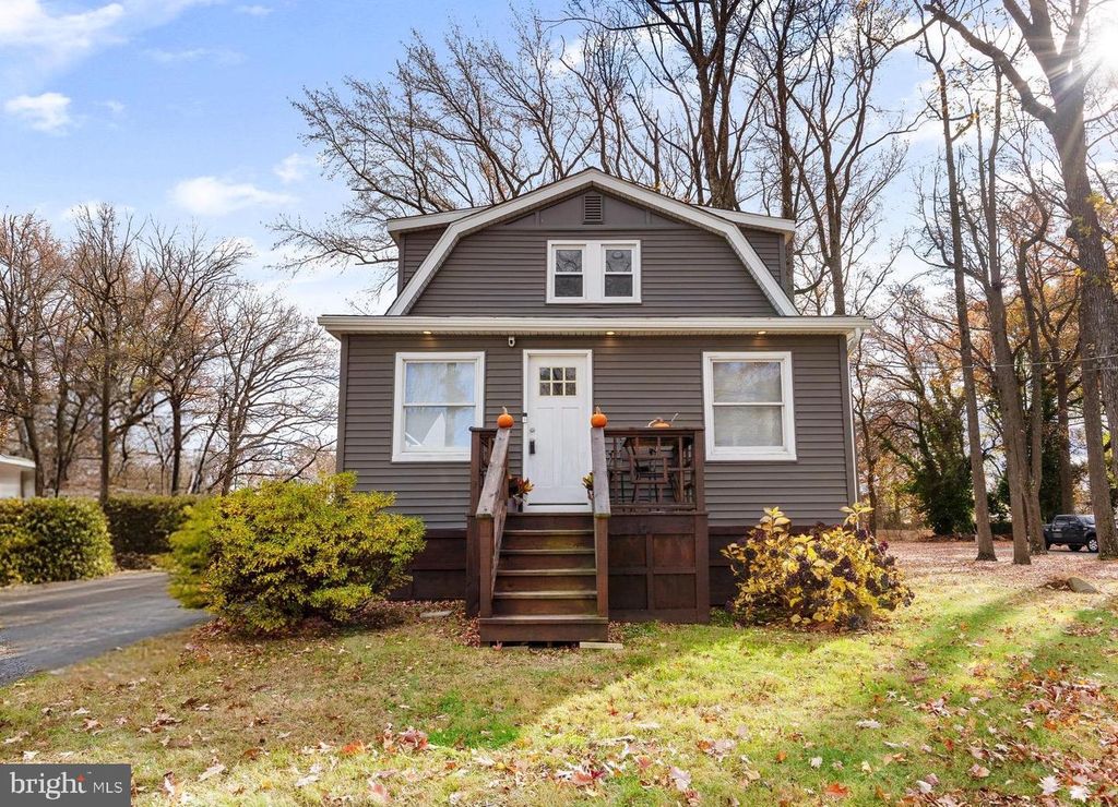 645 WOODLAND AVE, Cherry Hill, NJ 08002