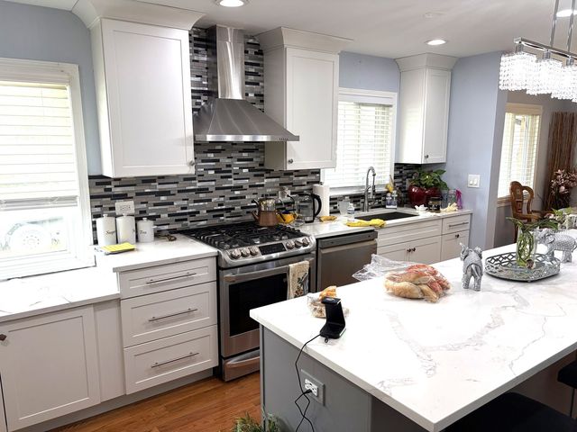 6250 N Kedvale Avenue, Chicago, IL 60646