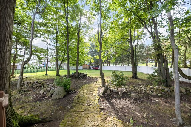 4244 NORMANDY RUE Drive, Erie, PA 16506