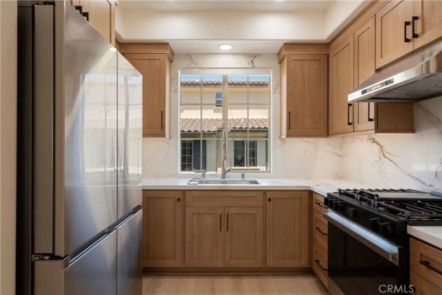 33 Silverado, Irvine, CA 92618