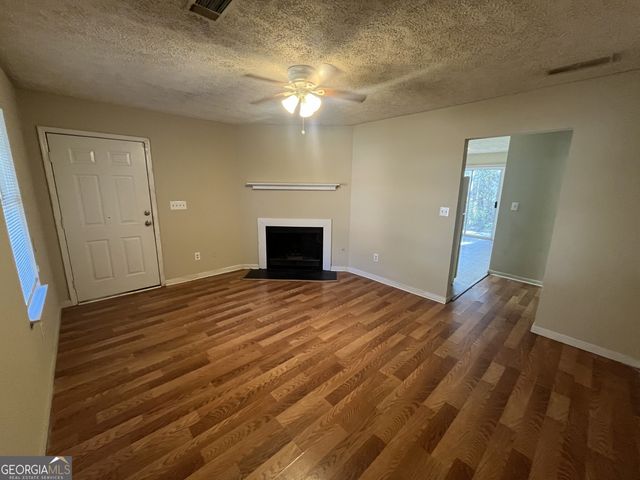5913 Summerglen Lane, Atlanta, GA 30349