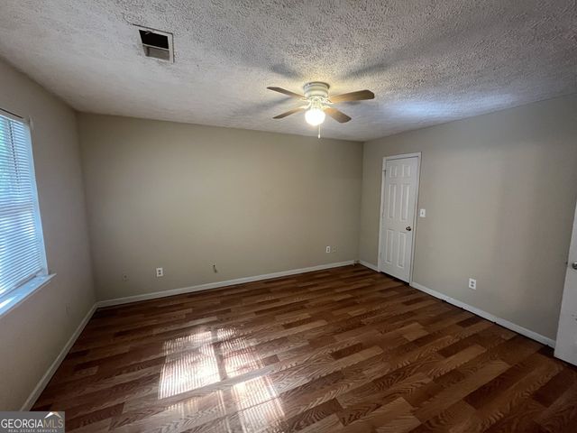 5913 Summerglen Lane, Atlanta, GA 30349