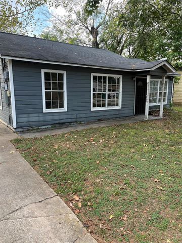 10533 Barnham Street, Houston, TX 77016