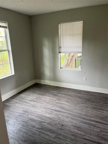 10533 Barnham Street, Houston, TX 77016