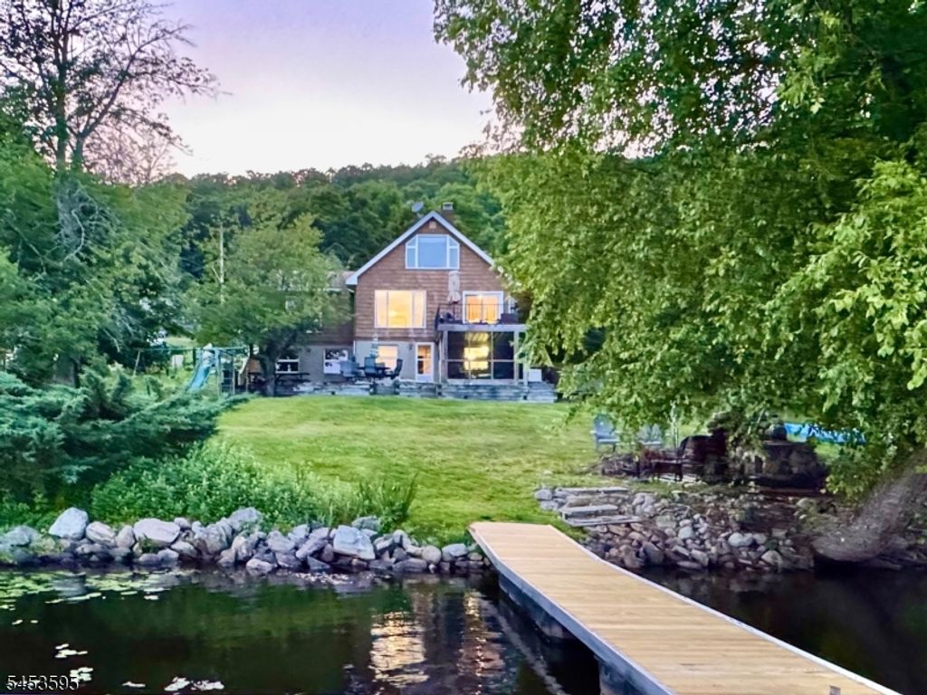 2 Bonning Rd, Frankford Twp., NJ 07860
