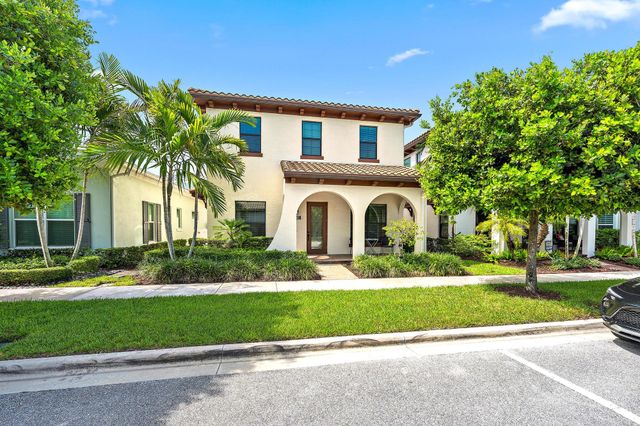 8023 Hobbes Way, Palm Beach Gardens, FL 33418