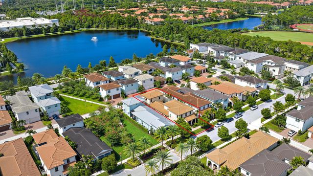 8023 Hobbes Way, Palm Beach Gardens, FL 33418