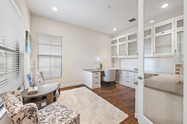 8023 Hobbes Way, Palm Beach Gardens, FL 33418