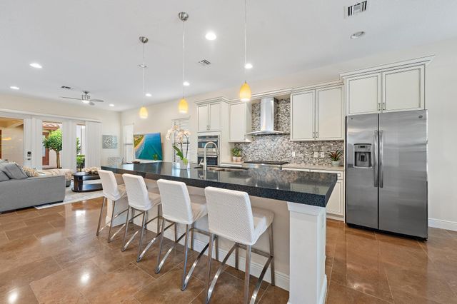 8023 Hobbes Way, Palm Beach Gardens, FL 33418