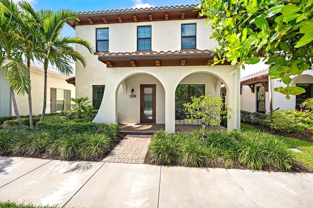 8023 Hobbes Way, Palm Beach Gardens, FL 33418