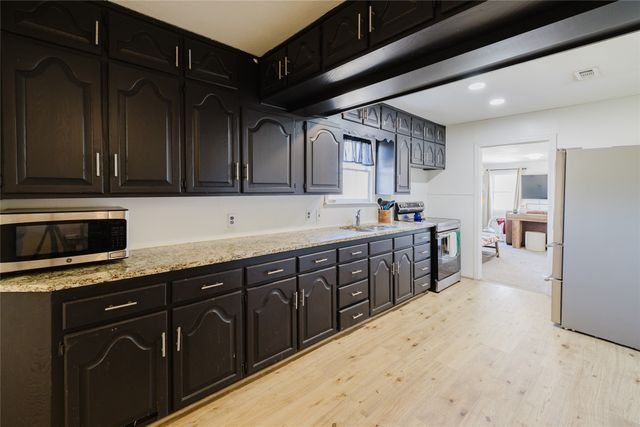 1401 W 12th Street, Cisco, TX 76437